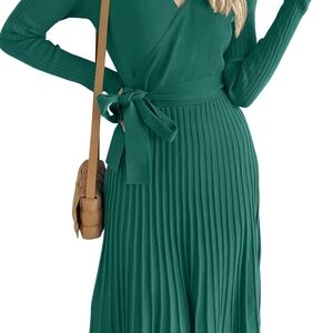 Zesica L like New Sweatwr Dress